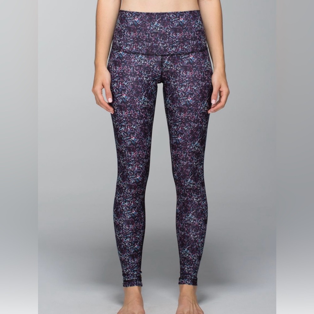 Lululemon wunder under  pant full on
 Luxtreme  roll down size 6